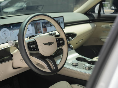 2025 Genesis GV70 photo 5
