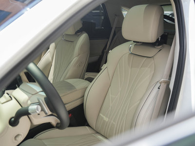 2025 Genesis GV70 photo 10