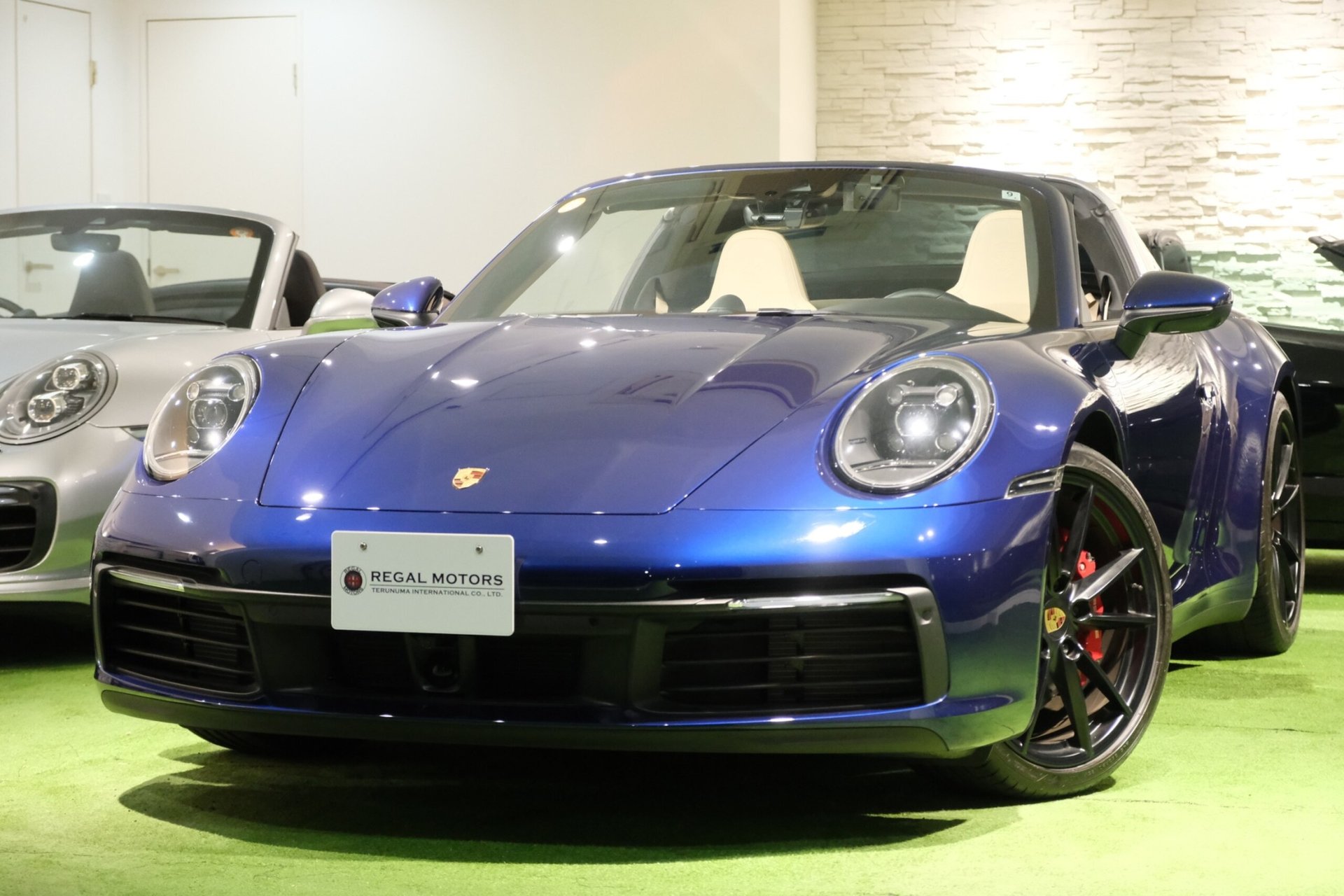 PORSCHE 911 TARGA - View 1