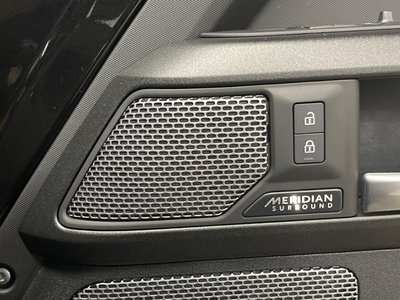 LAND ROVER DEFENDER - 7