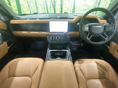 LAND ROVER DEFENDER - 2
