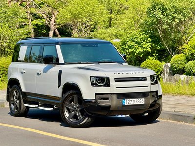 LAND ROVER DEFENDER - 1