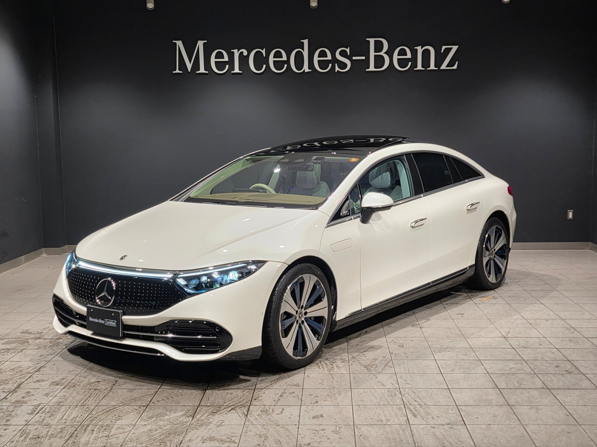 MERCEDES-BENZ EQS - View 1