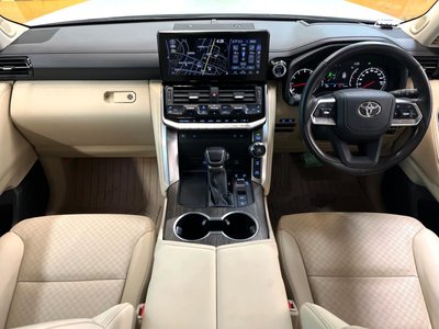 صورة 2 لـ 2024 Toyota LAND CRUISER 300