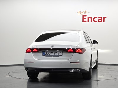 MERCEDES-BENZ E-CLASS - 3