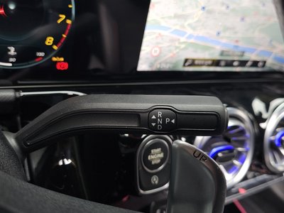 MERCEDES-BENZ GLA - 9