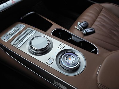 2022 Genesis GV70 — миниатюра 12
