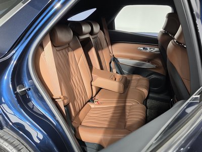 2022 Genesis GV70 — миниатюра 17
