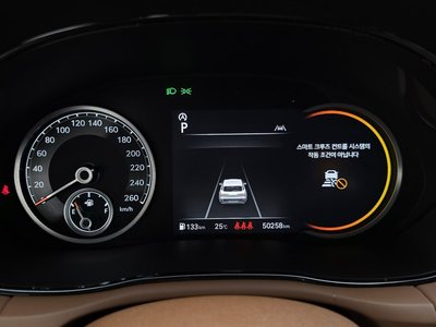 2022 Genesis GV70 — миниатюра 11