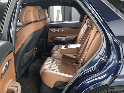 2022 Genesis GV70 — миниатюра 18