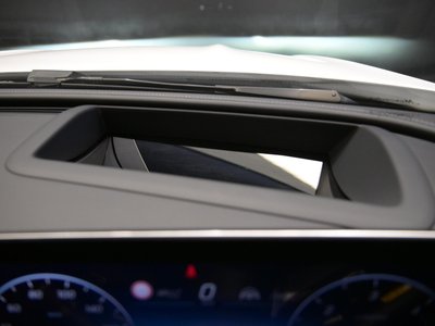 2025 MERCEDES-BENZ C-CLASS — миниатюра 30