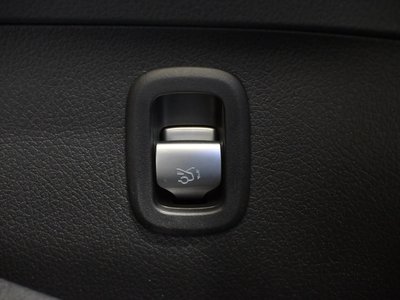 2025 MERCEDES-BENZ C-CLASS — миниатюра 19