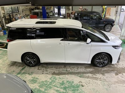 TOYOTA VELLFIRE - 4