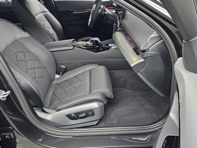 صورة مصغرة 16 لـ 2025 BMW 5 SERIES