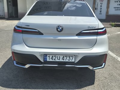 BMW 7 SERIES - 2