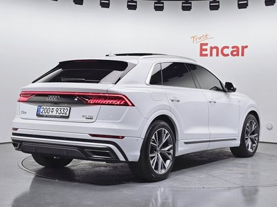 AUDI Q8 - 3