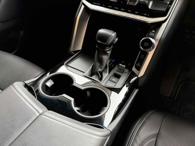 TOYOTA LAND CRUISER 300 - 7