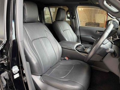 TOYOTA LAND CRUISER 300 - 9