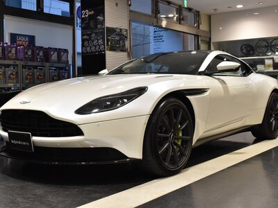ASTON MARTIN DB11