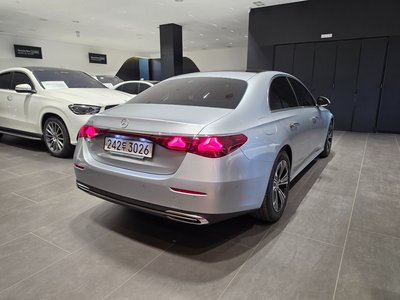 MERCEDES-BENZ E-CLASS - 5