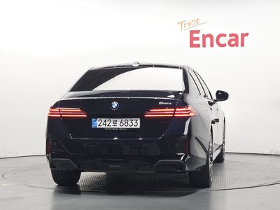 BMW 5 SERIES - 4