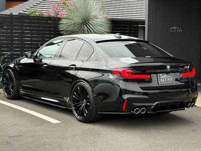صورة 10 لـ 2018 BMW M5