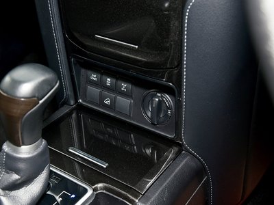 TOYOTA LAND CRUISER - 10