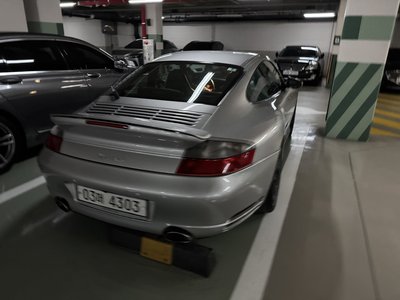 PORSCHE 911 - 6