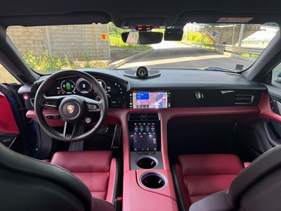 PORSCHE TAYCAN - 8