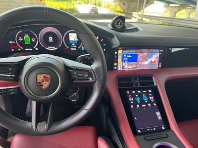 PORSCHE TAYCAN - 9
