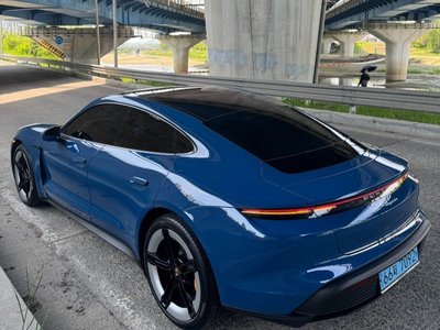 PORSCHE TAYCAN - 5