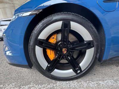 PORSCHE TAYCAN - 6