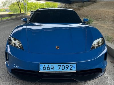 PORSCHE TAYCAN - 2