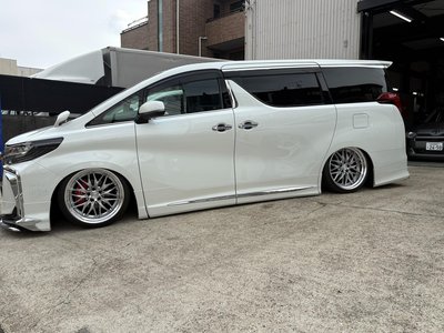 TOYOTA ALPHARD - 9