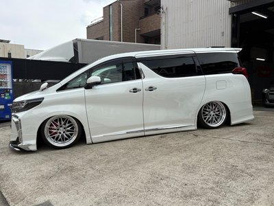 TOYOTA ALPHARD - 10