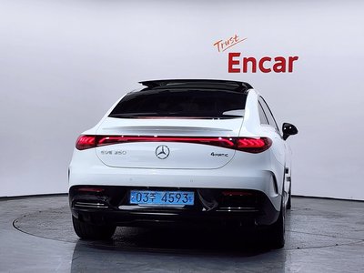 MERCEDES-BENZ EQE - 4