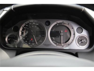 2013 Aston Martin V8 — миниатюра 12