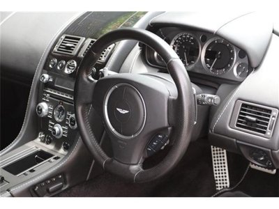2013 Aston Martin V8 — миниатюра 11
