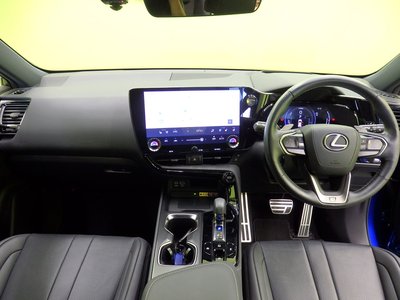صورة مصغرة 15 لـ 2023 Lexus NX