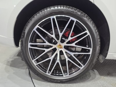 PORSCHE MACAN - 6