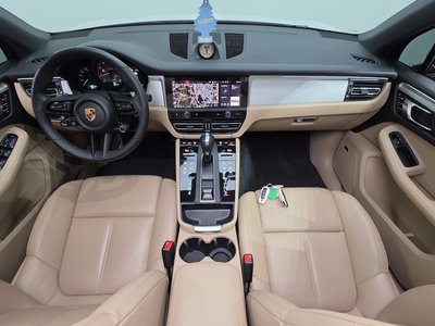 PORSCHE MACAN - 5