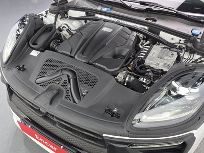 PORSCHE MACAN - 7