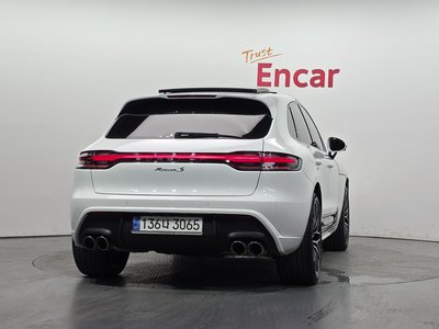 PORSCHE MACAN - 3