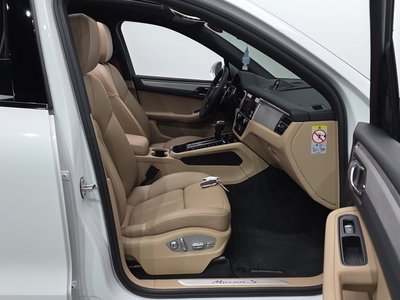 صورة مصغرة 16 لـ 2023 Porsche MACAN