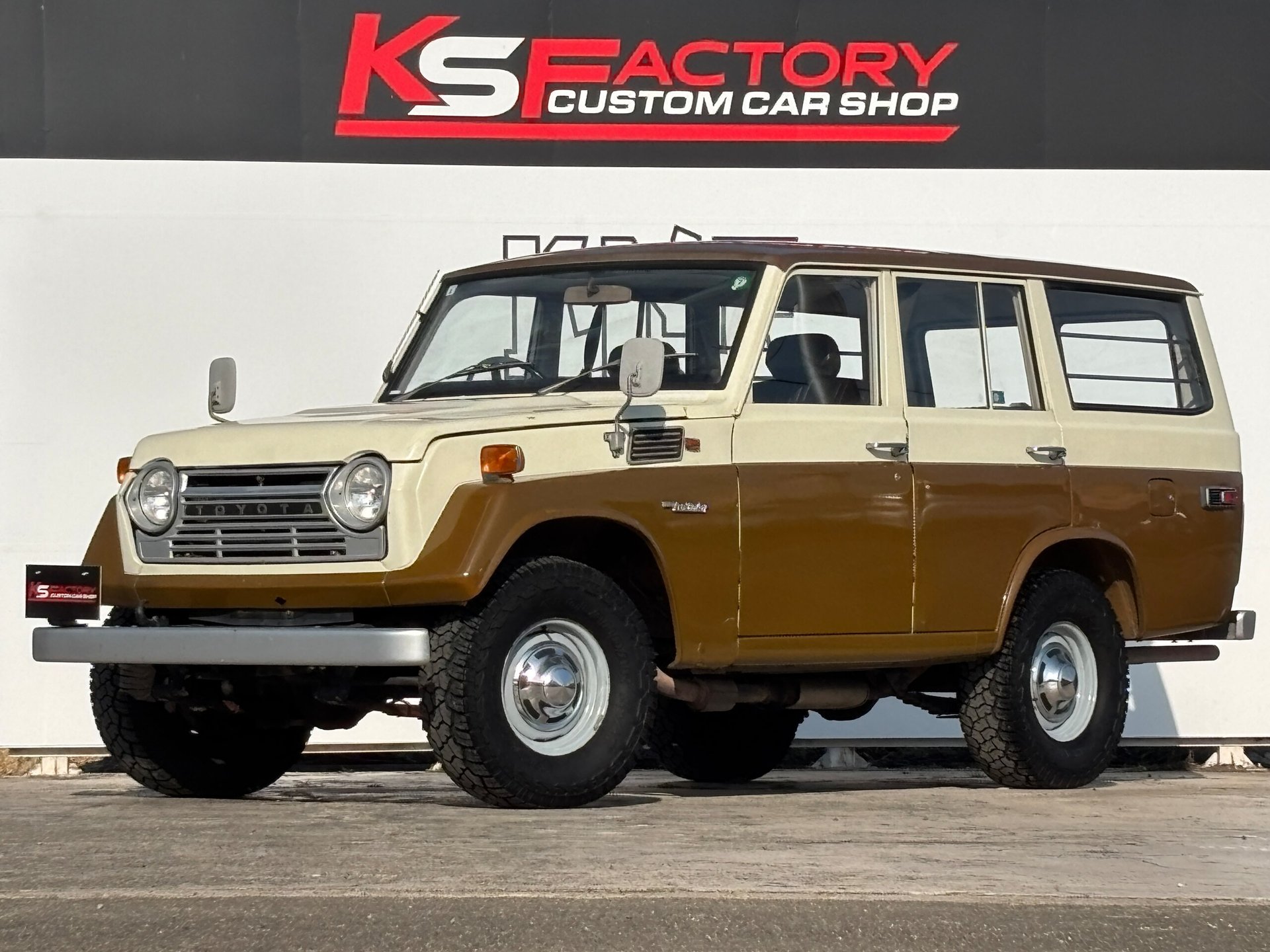 TOYOTA LAND CRUISER 55 - View 1