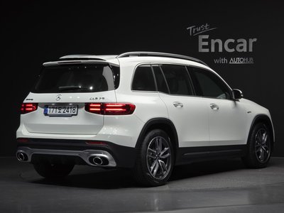 MERCEDES-BENZ GLB - 3