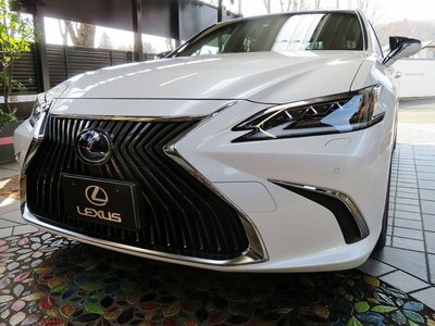 صورة 1 لـ 2025 Lexus ES