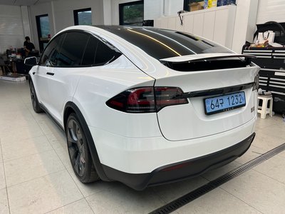 2026 Tesla MODEL X — фото 4