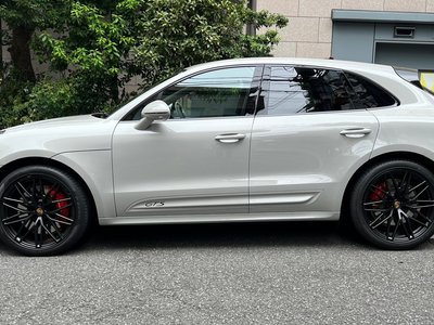 PORSCHE MACAN - 3