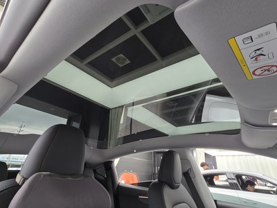 2025 Tesla MODEL Y thumbnail 23